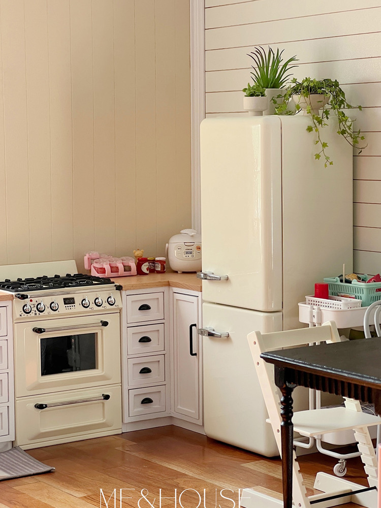 Kitchen Queen - บ้านตุ๊กตา1/6ตู้เย็นโลหะ aksesori perabot พร้อมไฟ Ob11 GSC